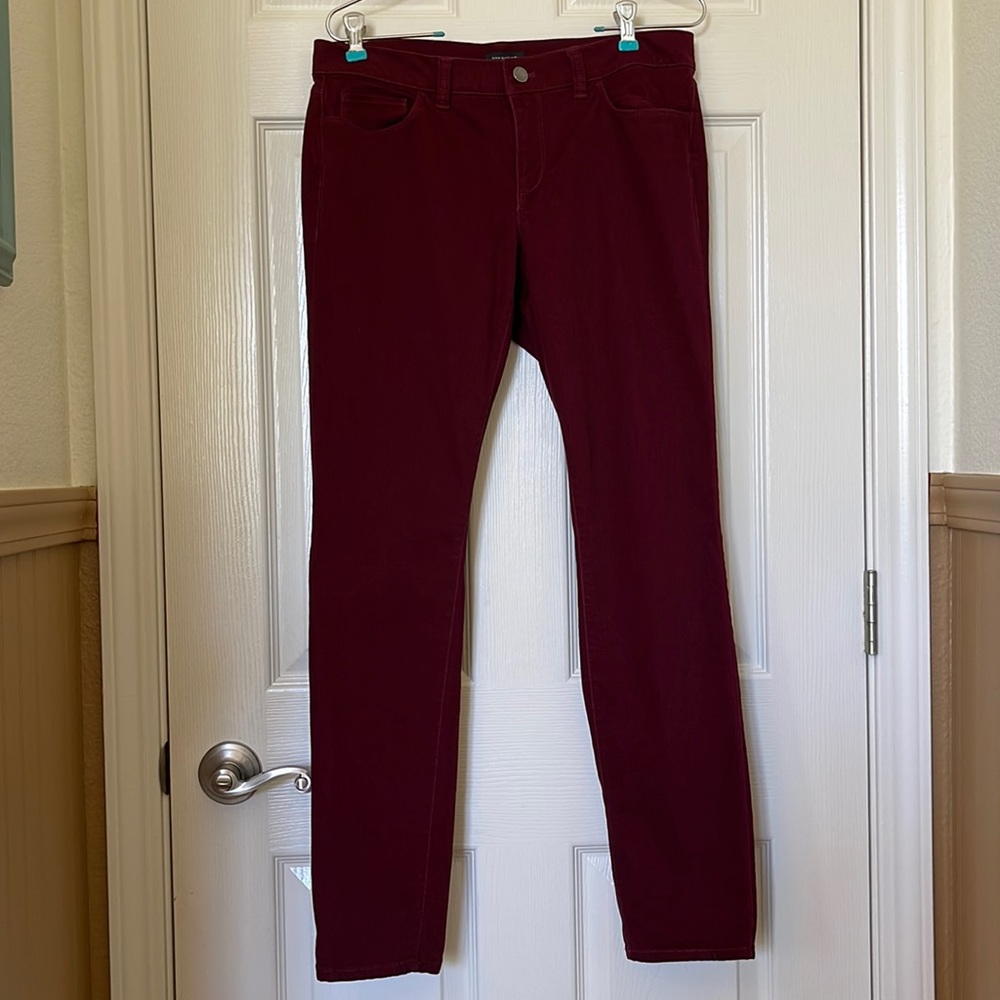 Ann Taylor Modern Fit Burgandy Pants Size 6